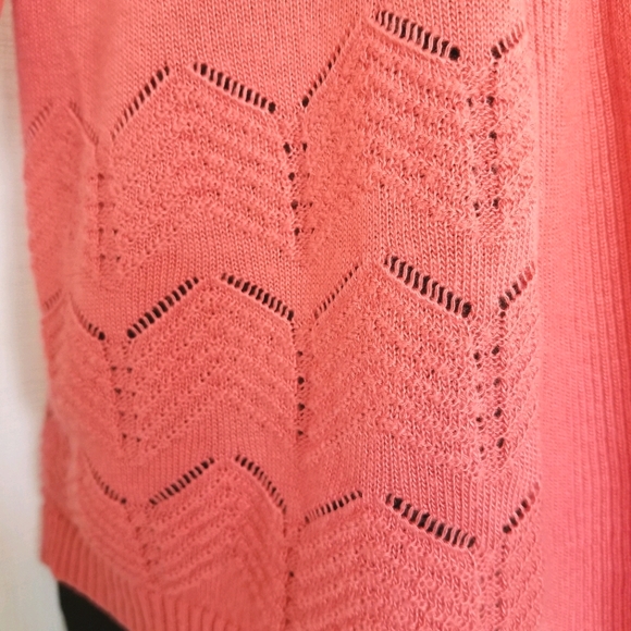 Cropped Pointelle Detail Quarter Sleeve Cardigan - Picture 2 of 9